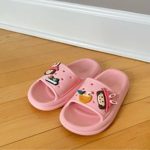Kid slippers size31-32